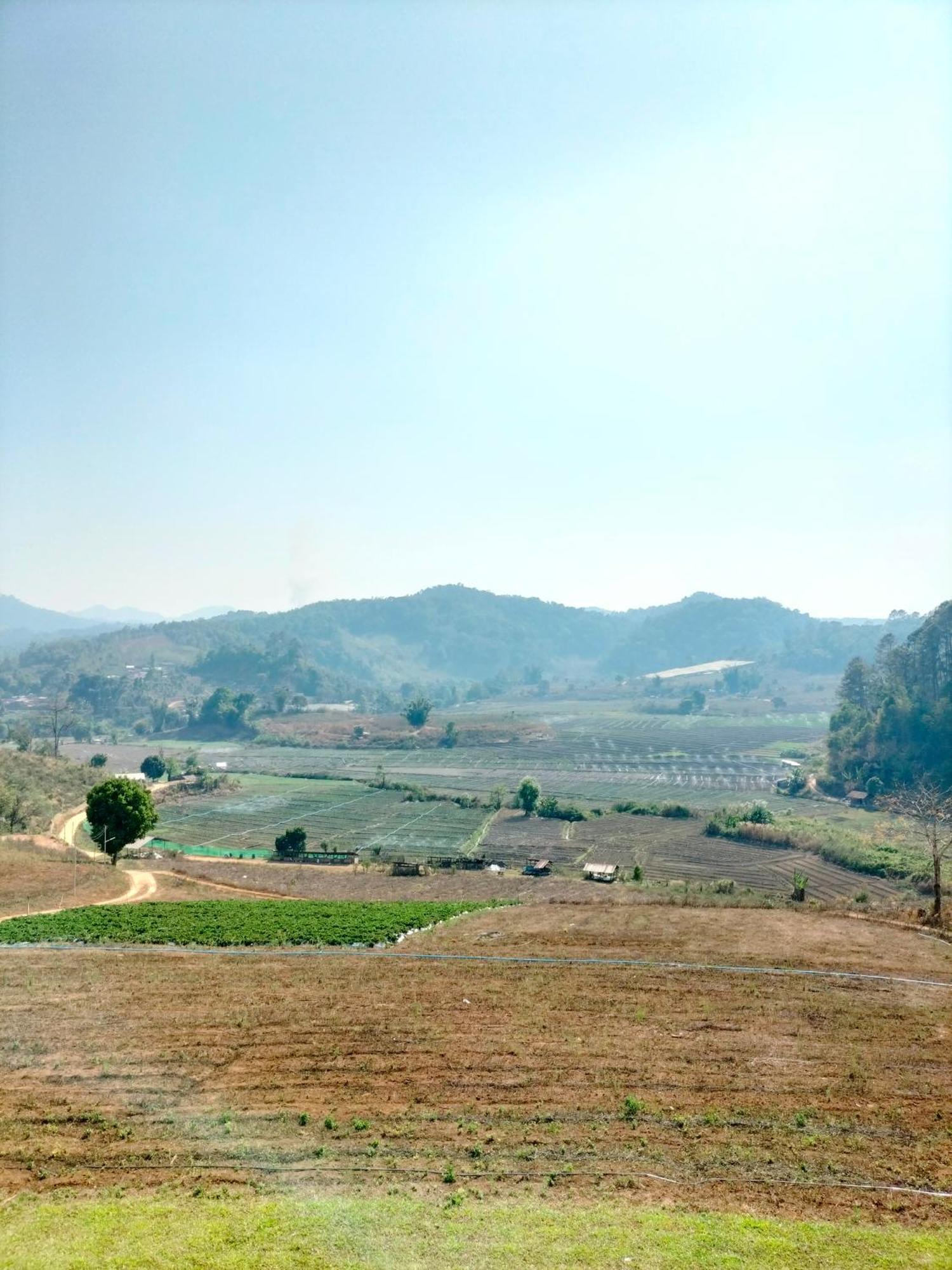 Отель สวนไร่รุ่งอรุณ Suan Rai Rungarun Ban Na Pa Paek Экстерьер фото