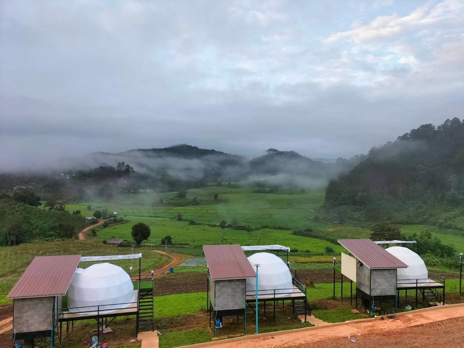 Отель สวนไร่รุ่งอรุณ Suan Rai Rungarun Ban Na Pa Paek Экстерьер фото
