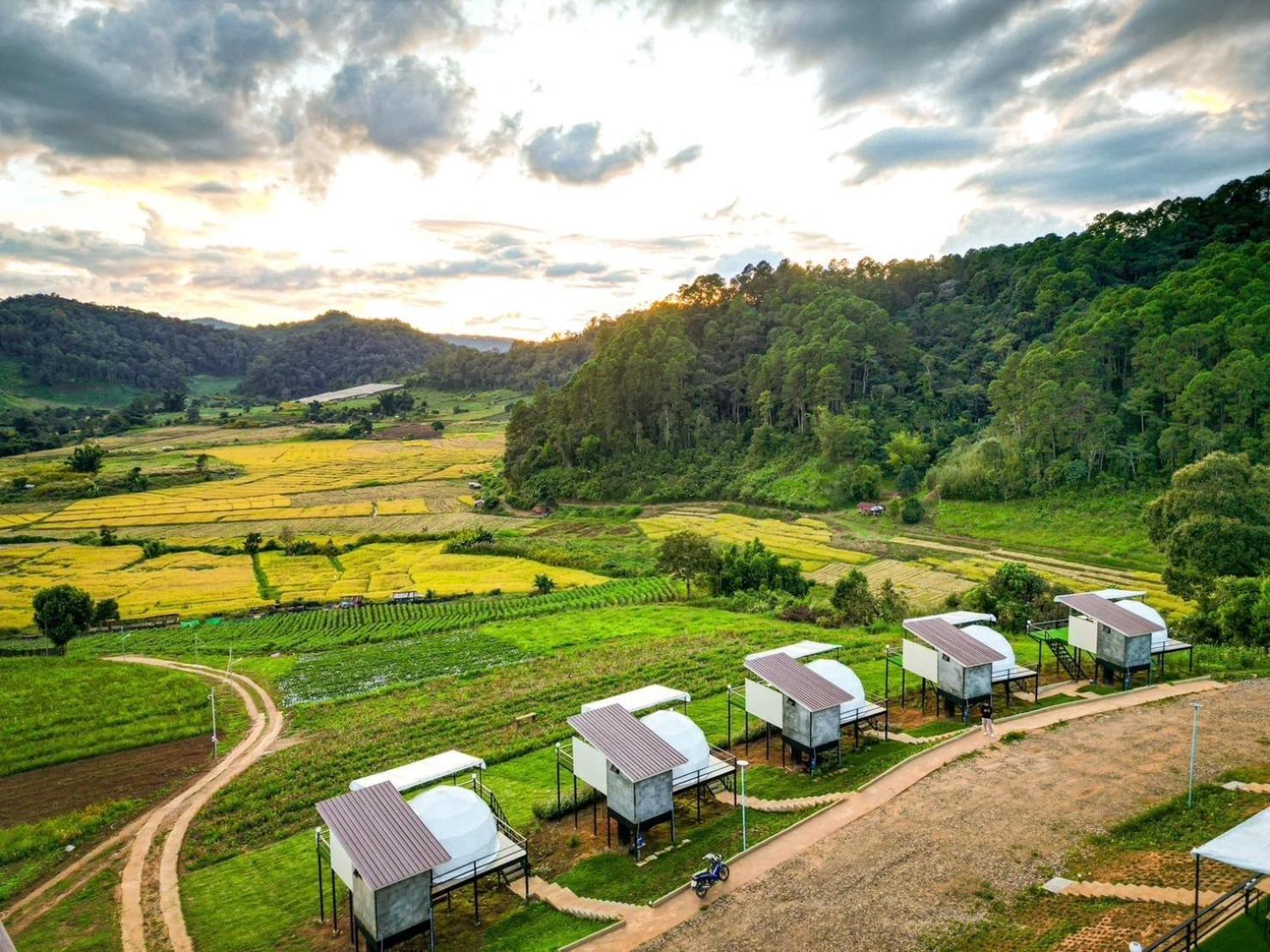Отель สวนไร่รุ่งอรุณ Suan Rai Rungarun Ban Na Pa Paek Экстерьер фото